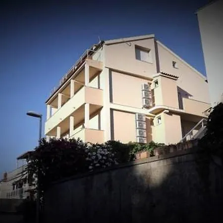 Holidays 9 شقة سبليت
